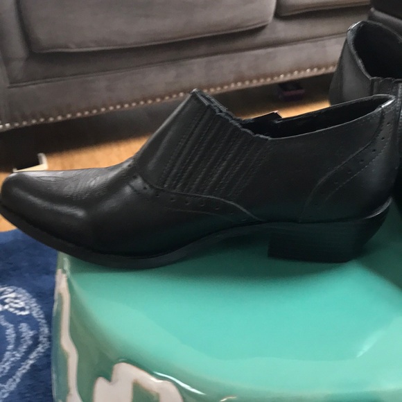 Brand New Leather Dingo Booties! NWT! - Picture 2 of 7